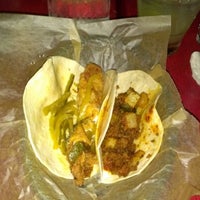 6/24/2012 tarihinde Jon V.ziyaretçi tarafından The Original El Taco'de çekilen fotoğraf