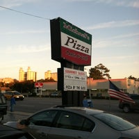 Foto diambil di Michael&amp;#39;s Pizza, Pasta &amp;amp; Grill oleh Matthew H. pada 1/27/2012