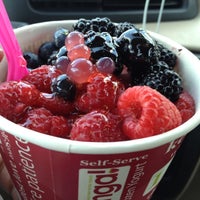 Снимок сделан в Zinga! Frozen Yogurt Saugus пользователем Sandra P. 5/31/2012
