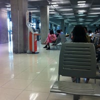 Photo taken at Gate A1D by BENNY on 5/3/2012