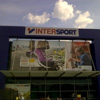 Foto diambil di InterSport Budaörs oleh András K. pada 5/5/2012