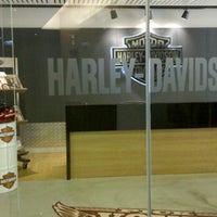 Photo taken at Harley-Davidson by Kimberly Claire O. on 10/27/2011