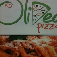 Das Foto wurde bei Oliveo Pizza von Anastasios T. am 1/5/2012 aufgenommen