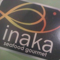 Photo taken at Inaka Seafood Gourmet by Edwïи on 4/20/2011