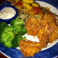 Photo taken at Red Lobster by Yvette S. on 8/5/2012