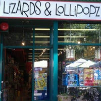 Foto scattata a Lizards &amp;amp; Lollipopz da Myra C. il 7/28/2012