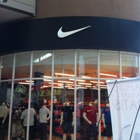enemigo Virgen En respuesta a la Nike Factory Store - Tienda de artículos deportivos