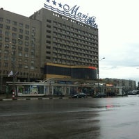 Photo taken at Остановка «Площадь Ленина» by Alson W. on 4/29/2012