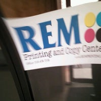 รูปภาพถ่ายที่ REM Printing โดย David K. เมื่อ 4/27/2012