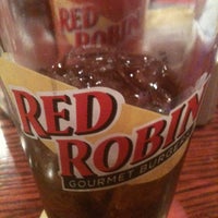 Photo taken at Red Robin Gourmet Burgers and Brews by Glen A. on 10/8/2011