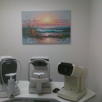 รูปภาพถ่ายที่ KDT Optometry โดย Khoa T. เมื่อ 2/19/2011