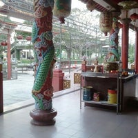 Photo taken at Dong Shan Temple (东山庙) by Hui Yee L. on 10/23/2011