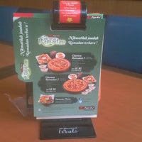 Pizza Hut Pizza Place In Pelabuhan Klang