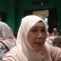 Photo taken at Tepak Sireh Restoran by Mariam H. on 12/3/2011