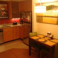 รูปภาพถ่ายที่ Residence Inn by Marriott San Diego North/San Marcos โดย Laurie B. เมื่อ 3/27/2012