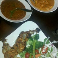 รูปภาพถ่ายที่ Mantra Indian Cuisine &amp;amp; Bar โดย Crash Gregg เมื่อ 10/26/2011