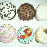 Снимок сделан в Gigi&amp;#39;s Cupcakes пользователем DM 10/12/2011
