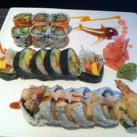 รูปภาพถ่ายที่ Kabuki Fusion Sushi &amp;amp; Grill โดย Samantha เมื่อ 3/3/2012