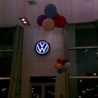Foto scattata a AutoNation Volkswagen Las Vegas da Gray F. il 8/31/2011