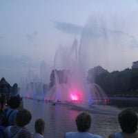 Photo taken at Танцующие фонтаны by ksu_kharlanova on 7/8/2012
