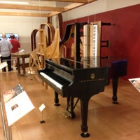 รูปภาพถ่ายที่ Musical Instrument Museum โดย Emily T. เมื่อ 2/26/2012