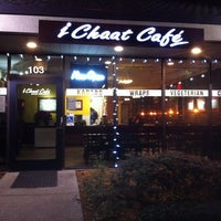 Foto scattata a iChaat Cafe da Travis M. il 12/23/2010