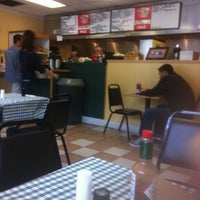10/2/2011 tarihinde Patrick G.ziyaretçi tarafından Bagel Zone Cafe And Grill'de çekilen fotoğraf
