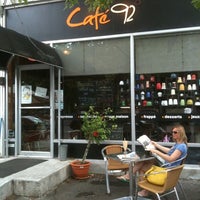 รูปภาพถ่ายที่ Cafe 92° โดย Martin T. เมื่อ 8/8/2011