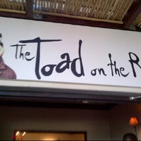 รูปภาพถ่ายที่ The Toad on the Road โดย Miss L. เมื่อ 6/16/2012
