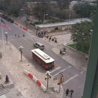 2/4/2012 tarihinde Luis O.ziyaretçi tarafından Hotel Indigo Downtown Alamo'de çekilen fotoğraf
