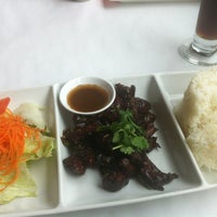 Foto tomada en Tepthida Khmer Restaurant  por Joanna P. el 7/26/2012