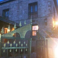 Photo taken at Old Bridge House Butik Hotel by Emrah Ö. on 6/22/2012