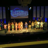 รูปภาพถ่ายที่ Destiny Christian Center โดย Nikki B. เมื่อ 5/27/2012