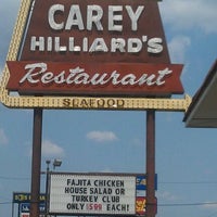 รูปภาพถ่ายที่ Carey Hilliards โดย Tracy P. เมื่อ 5/26/2012