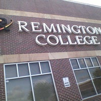 Foto tomada en Remington College - Westchase Campus  por Deuce G. el 3/14/2012