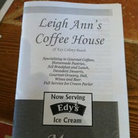 รูปภาพถ่ายที่ Leigh Ann&amp;#39;s Coffee House โดย Heidi S. เมื่อ 4/26/2012