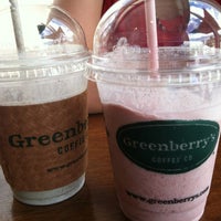 Снимок сделан в Greenberry&amp;#39;s Coffee Co. пользователем Emily 9/9/2012