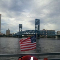 Foto diambil di Jacksonville Water Taxi oleh Avery C. pada 7/19/2012