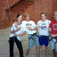 Foto diambil di The Quarry Indoor Climbing Center oleh David C. pada 8/4/2012