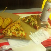 3/1/2012 tarihinde Anders E.ziyaretçi tarafından Pizza Hut Express'de çekilen fotoğraf