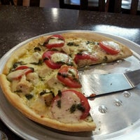 8/8/2012에 Valerie H.님이 Full Circle Pizza &amp;amp; Grill에서 찍은 사진