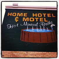 รูปภาพถ่ายที่ Home Hotel Lava Hot Springs โดย Jessica G. เมื่อ 3/23/2012