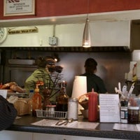 11/19/2011にAlly B.がWhistle Stop Cafeで撮った写真