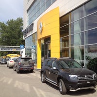 Photo taken at &amp;quot;Автоконтинент&amp;quot; Renault by Николай Б. on 5/29/2012