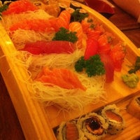 Photo prise au Sushi Mart par Tomio R. le9/15/2011