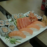 Photo taken at Sushi Raposo by Allex A. on 1/20/2012