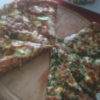Foto tomada en Sarpino&amp;#39;s Pizzeria  por Arda A. el 8/13/2012