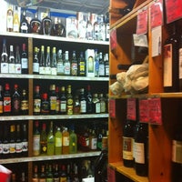 Foto diambil di Five Points Bottle Shop oleh Debra R. pada 7/3/2012