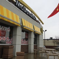 Photo taken at McDonald&amp;#39;s by Tia 2. on 11/20/2011