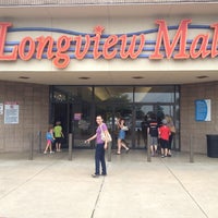 รูปภาพถ่ายที่ Longview Mall โดย Adrian D. เมื่อ 8/21/2012